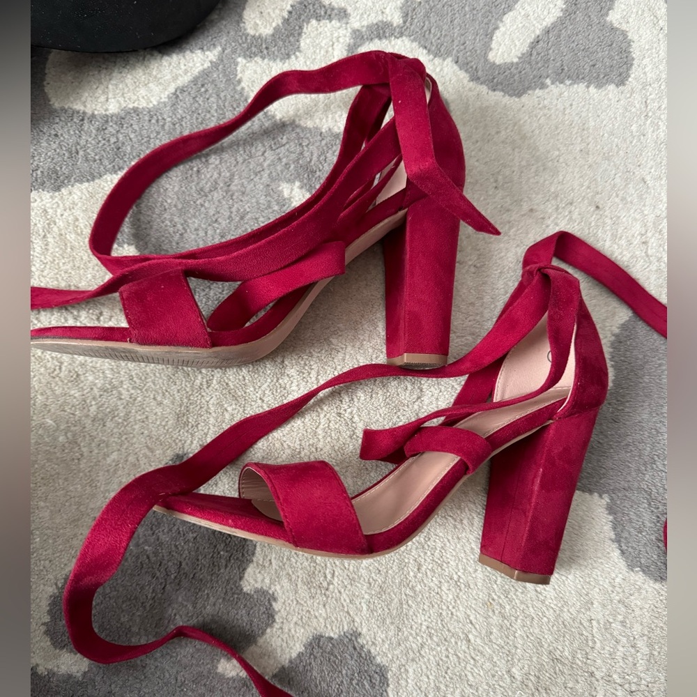 Lace up block sandals size 8
